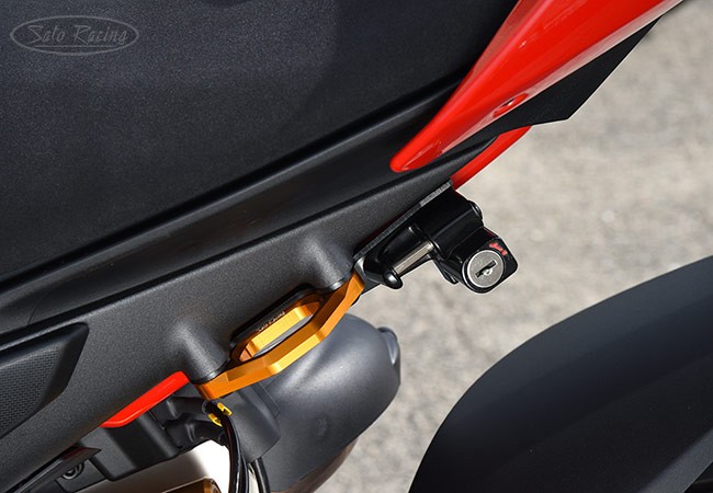 Ducati monster helmet clearance lock